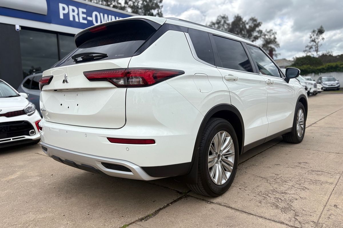2022 Mitsubishi Outlander LS ZM