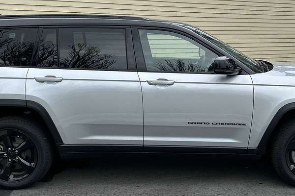 2025 Jeep Grand Cherokee Night Eagle WL