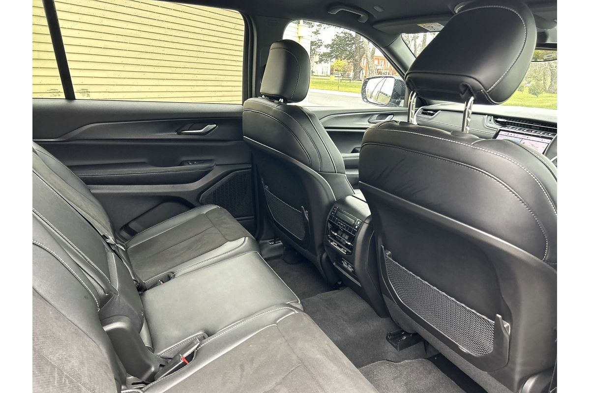 2025 Jeep Grand Cherokee Night Eagle WL