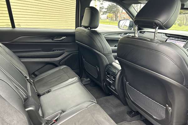 2025 Jeep Grand Cherokee Night Eagle WL