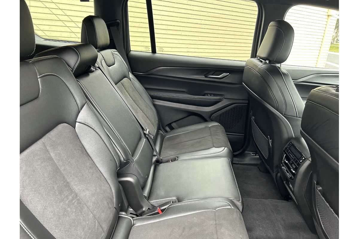 2025 Jeep Grand Cherokee Night Eagle WL
