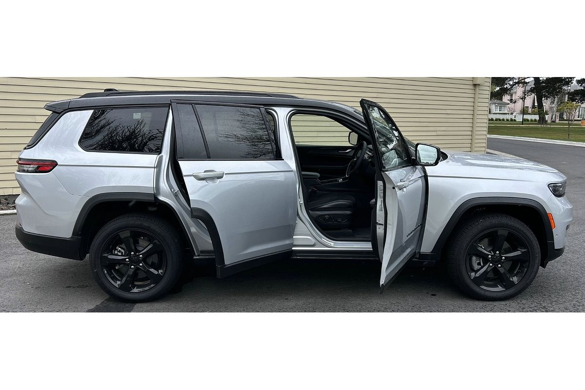 2025 Jeep Grand Cherokee Night Eagle WL
