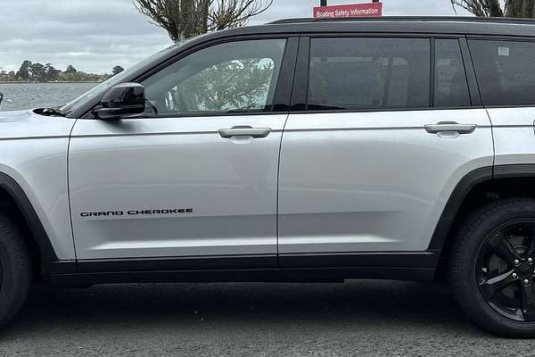 2025 Jeep Grand Cherokee Night Eagle WL