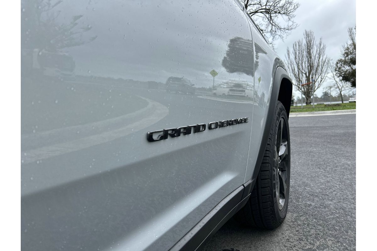 2025 Jeep Grand Cherokee Night Eagle WL