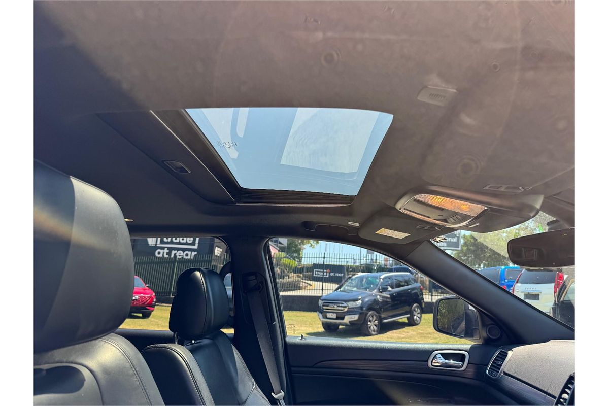2019 Jeep GRAND CHEROKEE Laredo WK