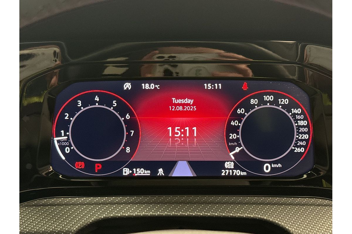 2021 Volkswagen Golf 110TSI R-Line 8