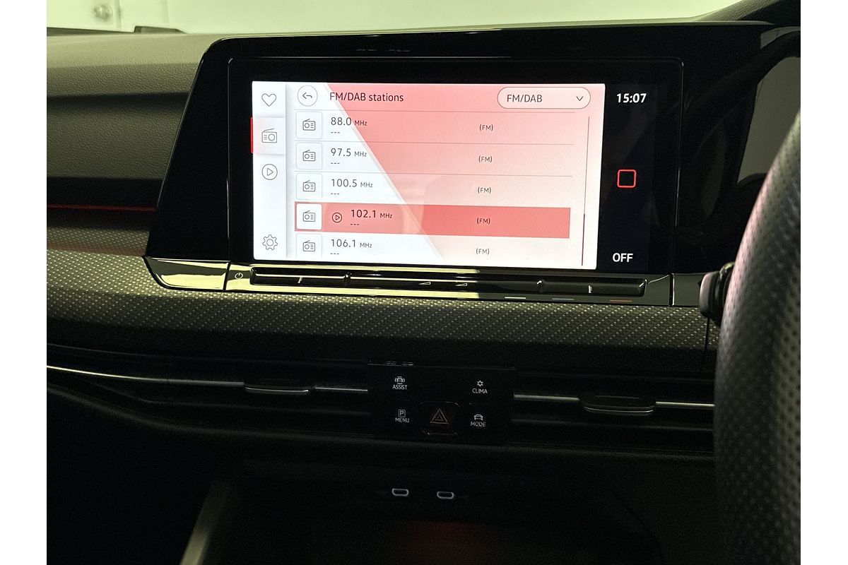 2021 Volkswagen Golf 110TSI R-Line 8