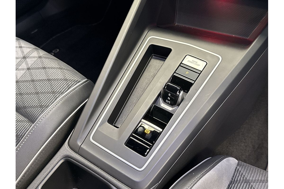 2021 Volkswagen Golf 110TSI R-Line 8