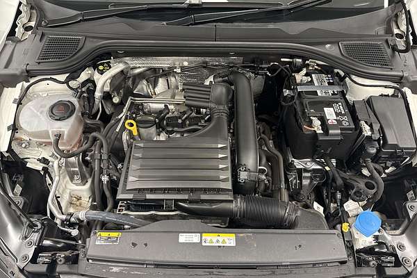 2021 Volkswagen Golf 110TSI R-Line 8