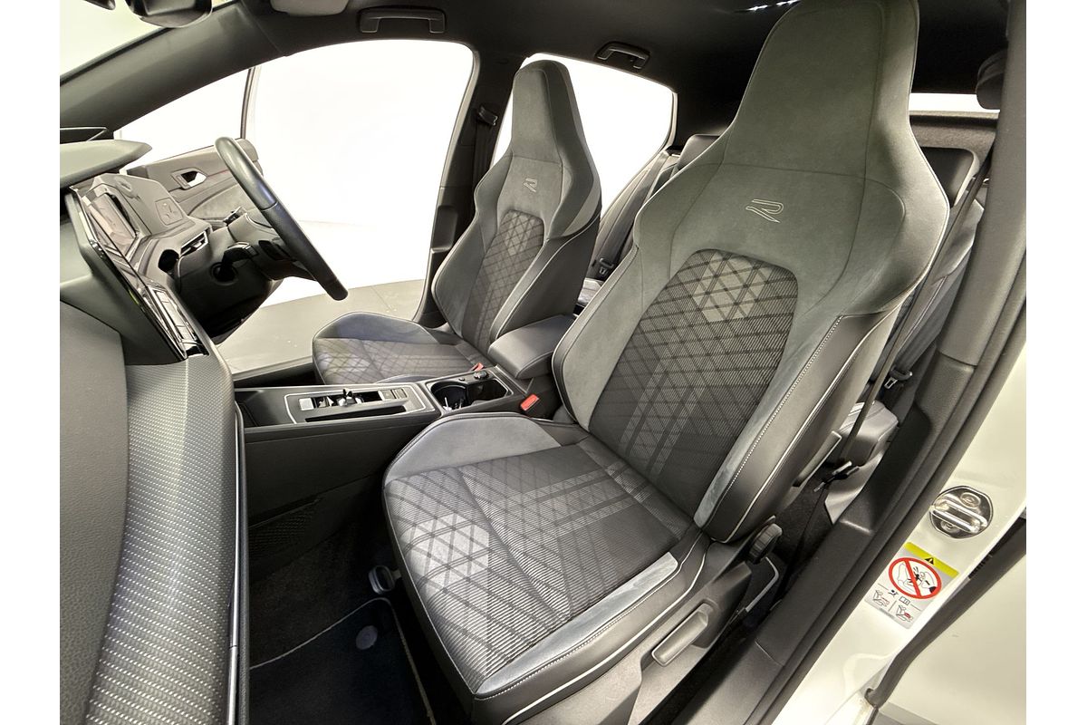 2021 Volkswagen Golf 110TSI R-Line 8