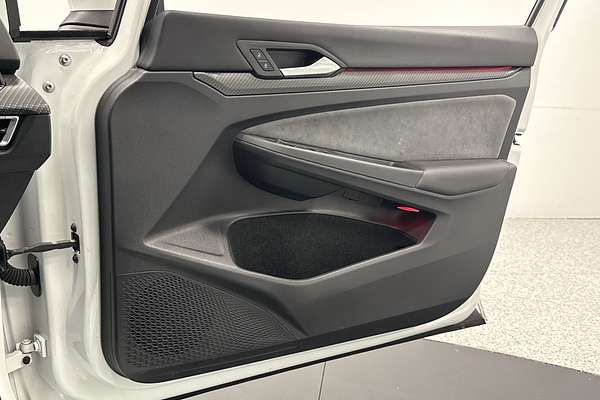 2021 Volkswagen Golf 110TSI R-Line 8