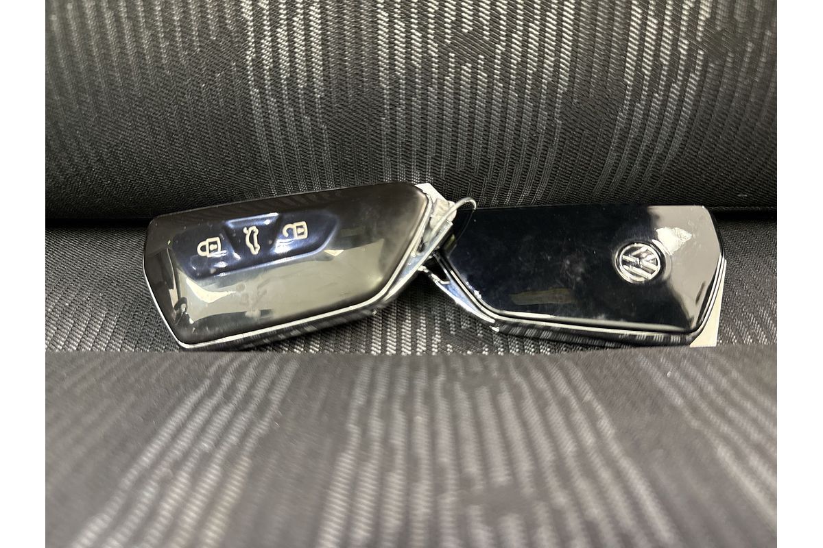 2021 Volkswagen Golf 110TSI R-Line 8