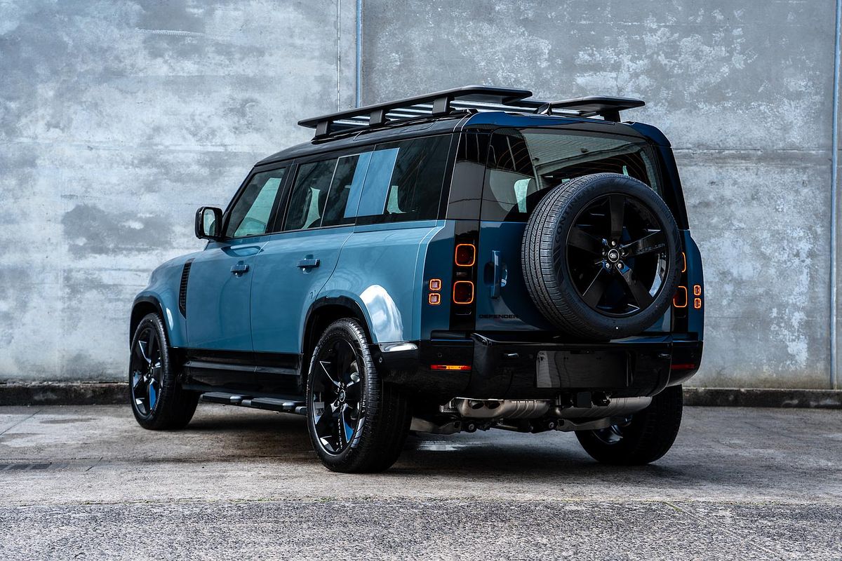 2025 Land Rover Defender 110 D350 X-Dynamic SE L663