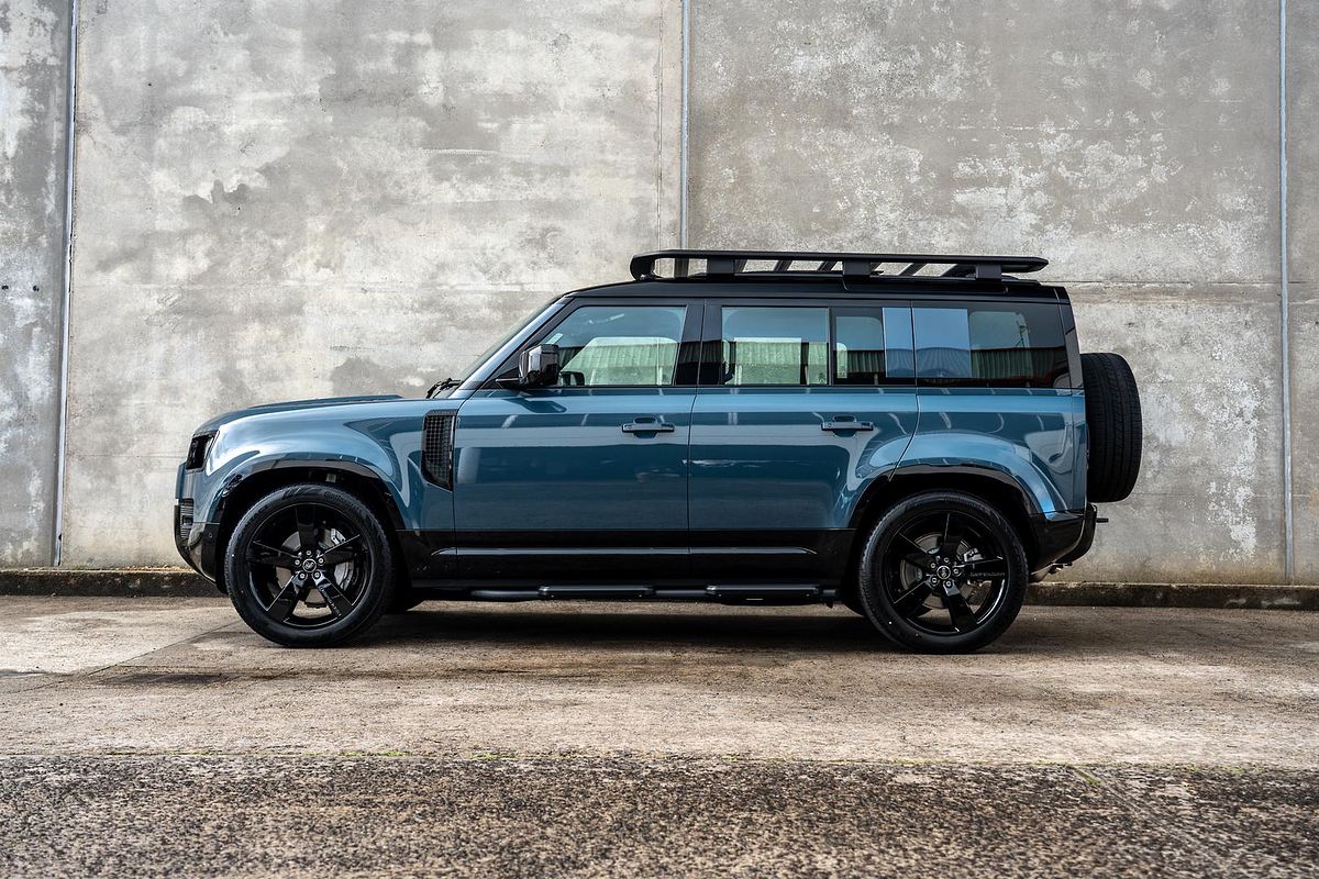 2025 Land Rover Defender 110 D350 X-Dynamic SE L663