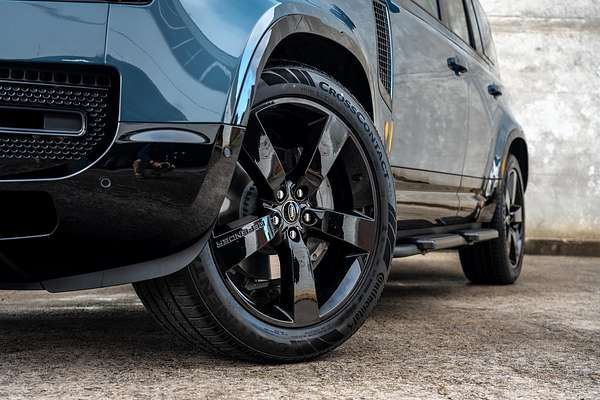 2025 Land Rover Defender 110 D350 X-Dynamic SE L663