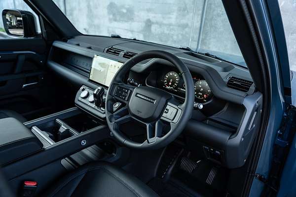 2025 Land Rover Defender 110 D350 X-Dynamic SE L663