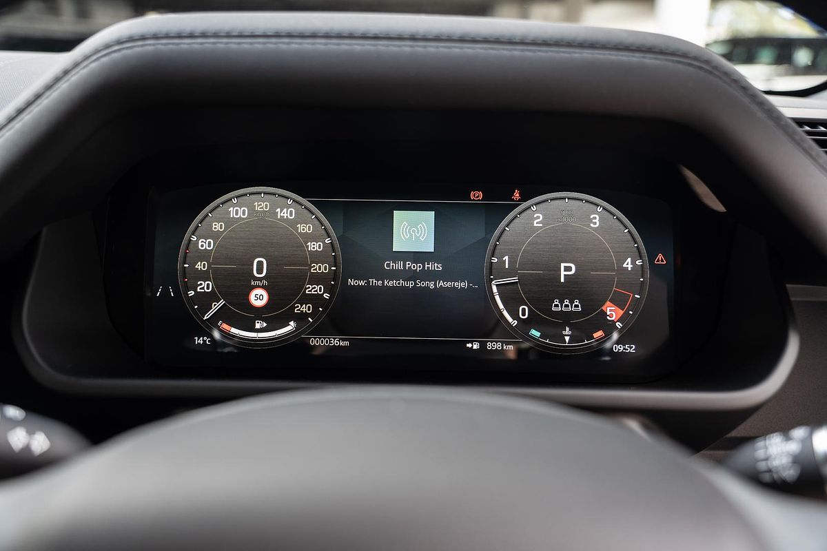 2025 Land Rover Defender 110 D350 X-Dynamic SE L663