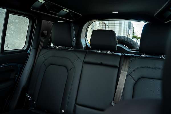 2025 Land Rover Defender 110 D350 X-Dynamic SE L663