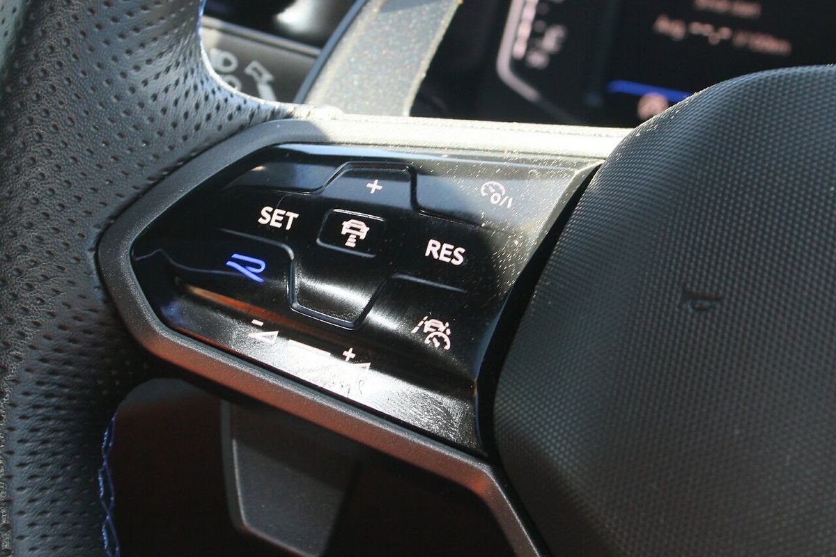 2023 Volkswagen T-Roc R D11