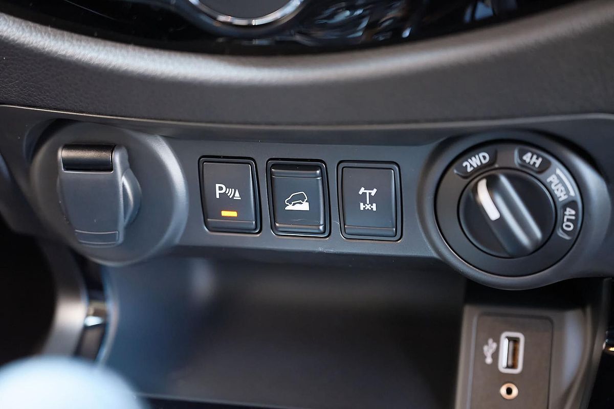 2025 Nissan Navara PRO-4X D23 4X4