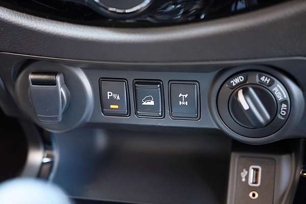 2025 Nissan Navara PRO-4X D23 4X4