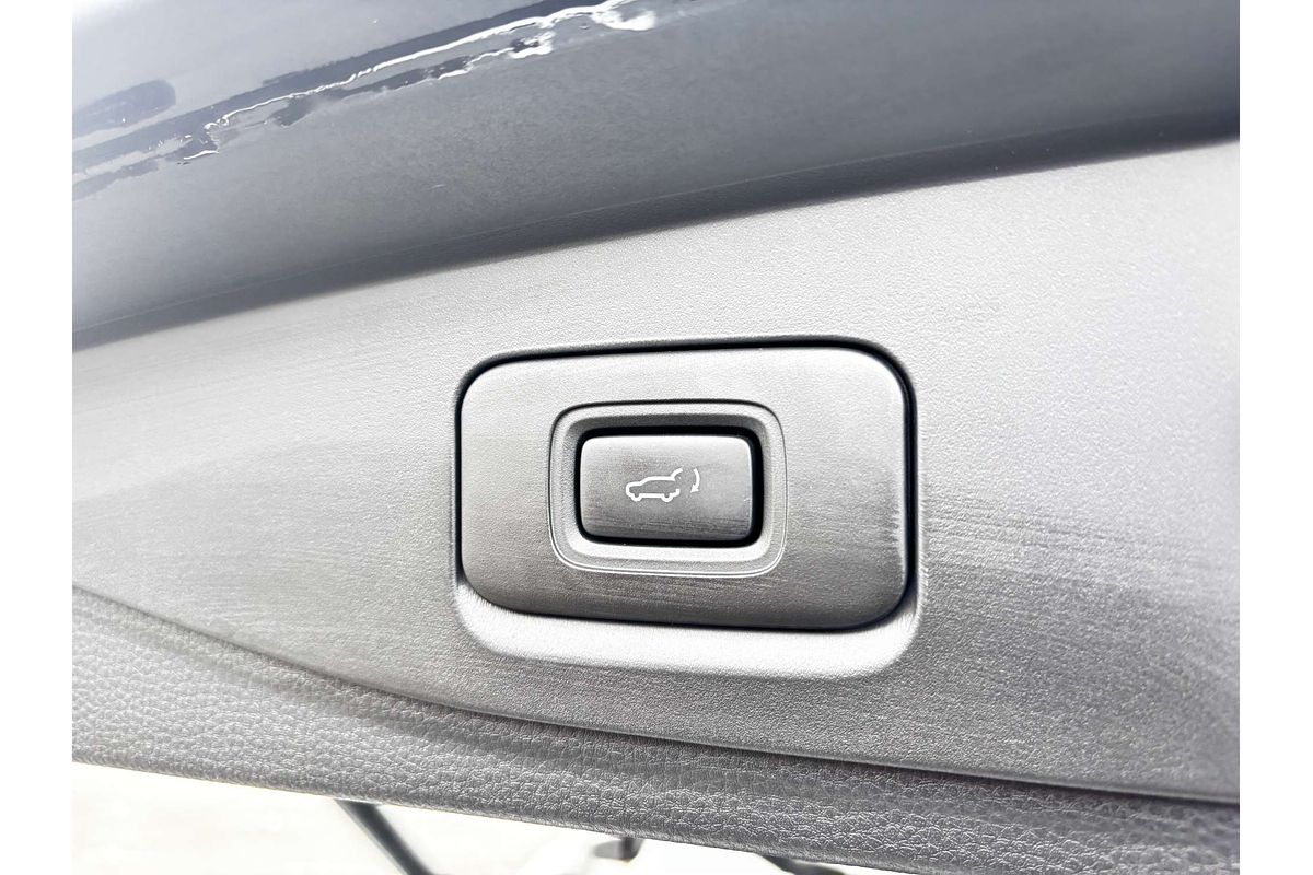 2024 Isuzu MU-X LS-T