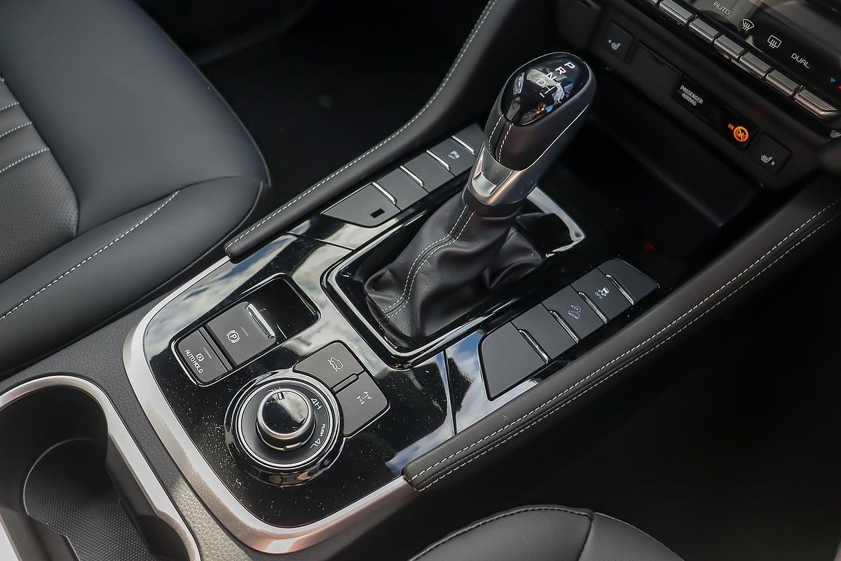 2025 Isuzu MU-X LS-T