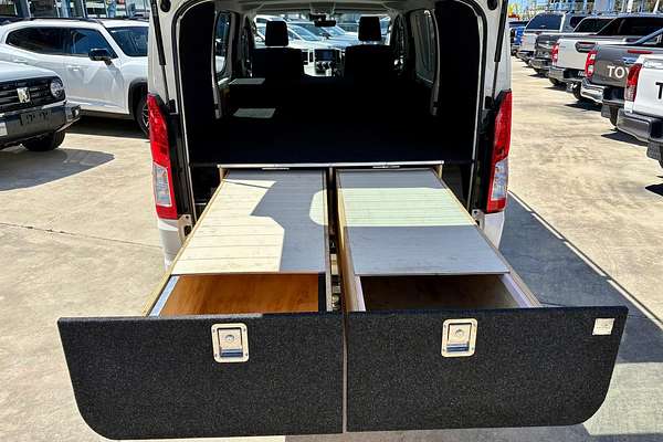 2021 Toyota Hiace GDH300R LWB