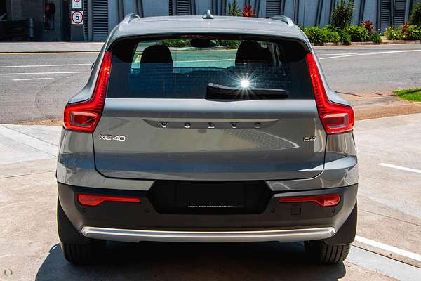 2025 Volvo XC40 Plus B4