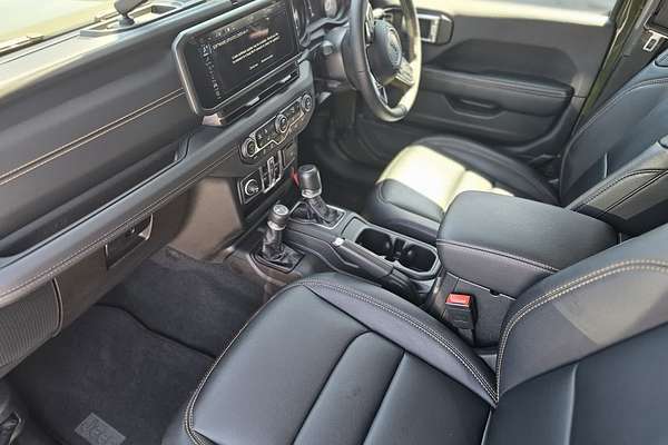 2024 Jeep Wrangler Unlimited Overland JL