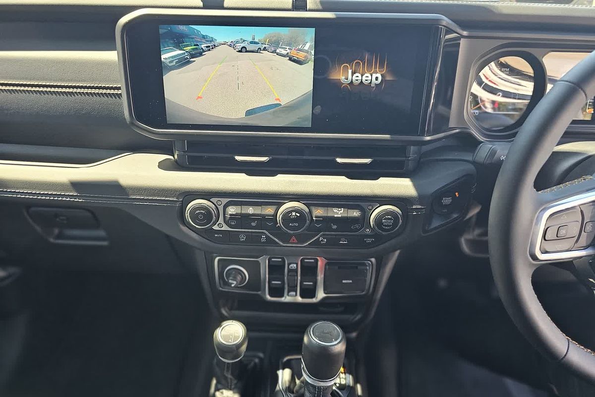 2024 Jeep Wrangler Unlimited Overland JL