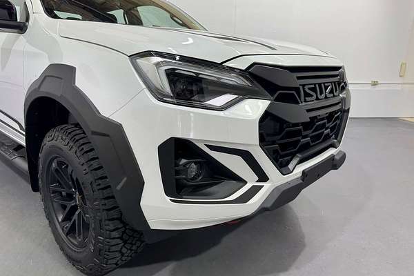 2025 Isuzu D-MAX BLADE 4X4