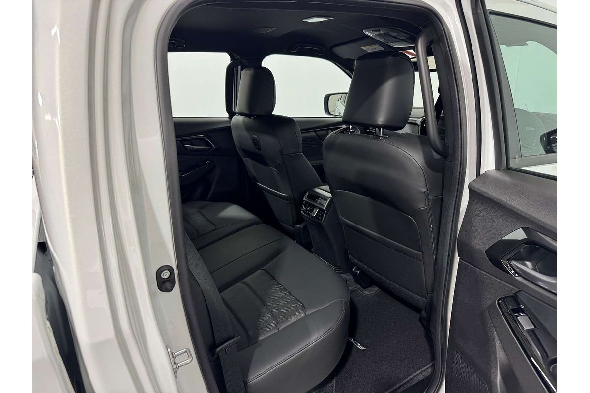 2025 Isuzu D-MAX BLADE 4X4