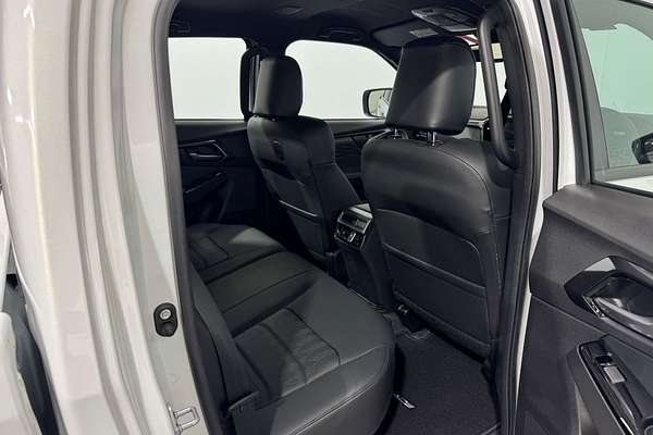 2025 Isuzu D-MAX BLADE 4X4