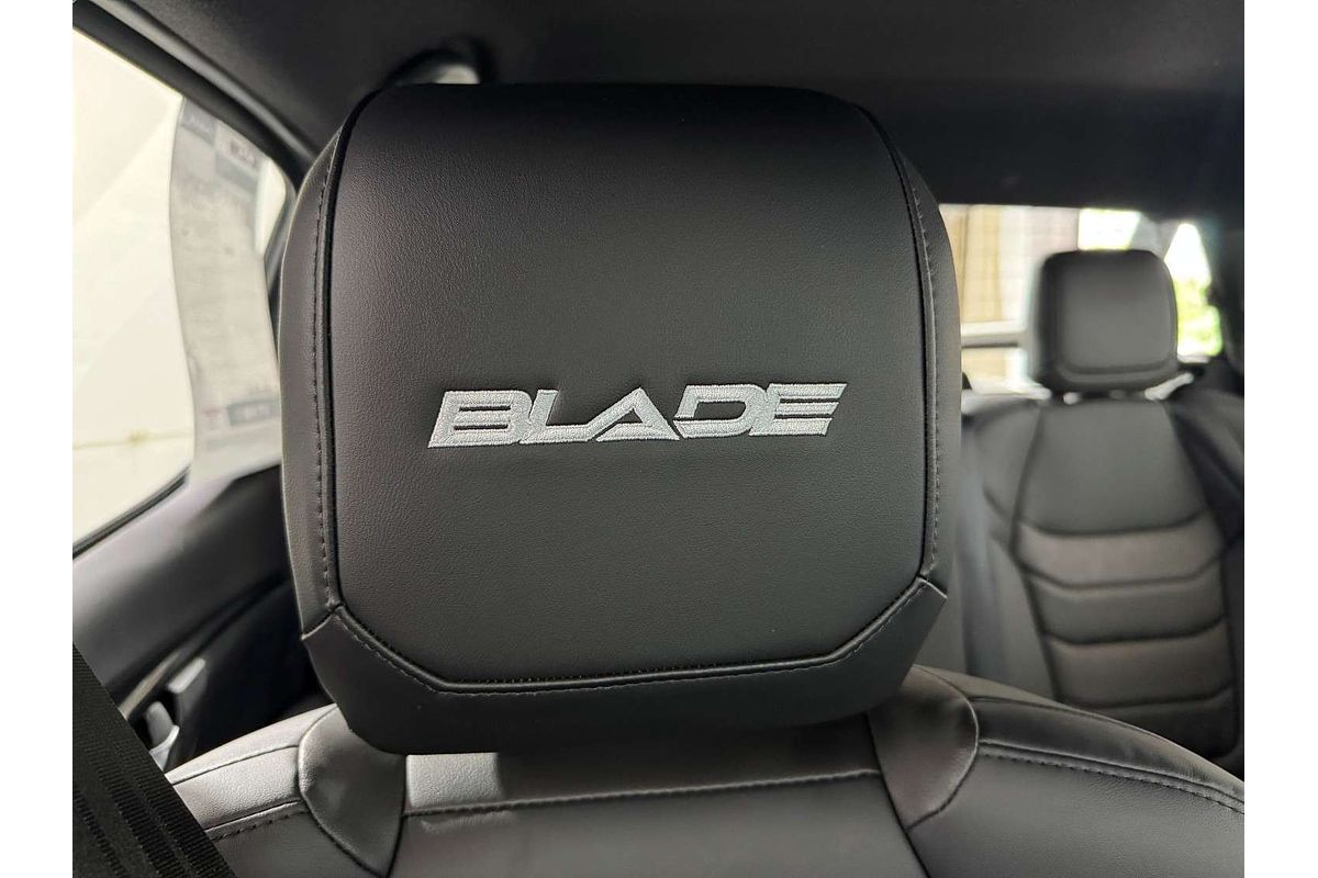 2025 Isuzu D-MAX BLADE 4X4