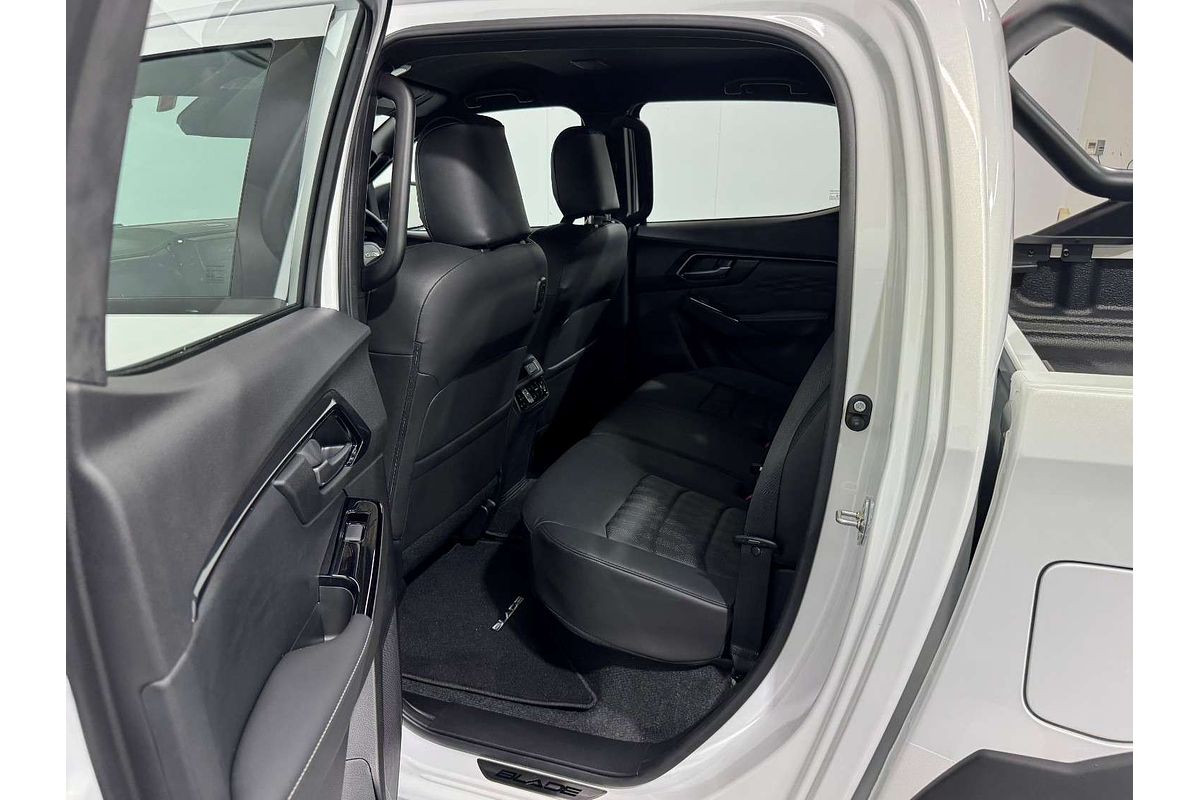 2025 Isuzu D-MAX BLADE 4X4