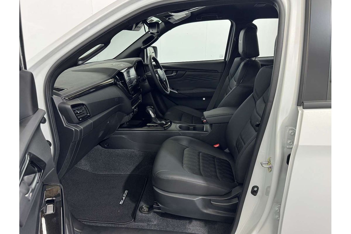 2025 Isuzu D-MAX BLADE 4X4