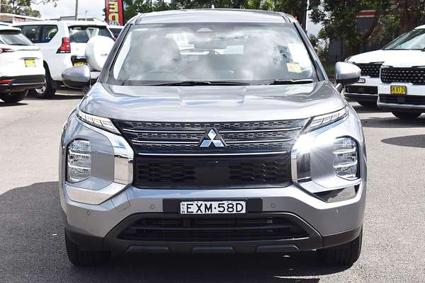 2022 Mitsubishi Outlander ES ZM