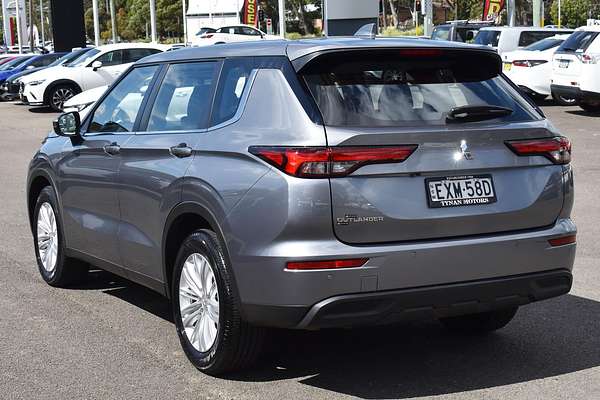 2022 Mitsubishi Outlander ES ZM