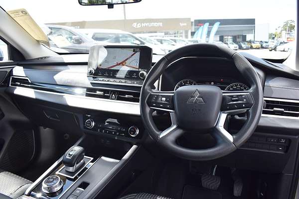 2022 Mitsubishi Outlander ES ZM