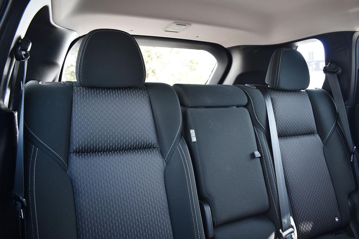 2022 Mitsubishi Outlander ES ZM