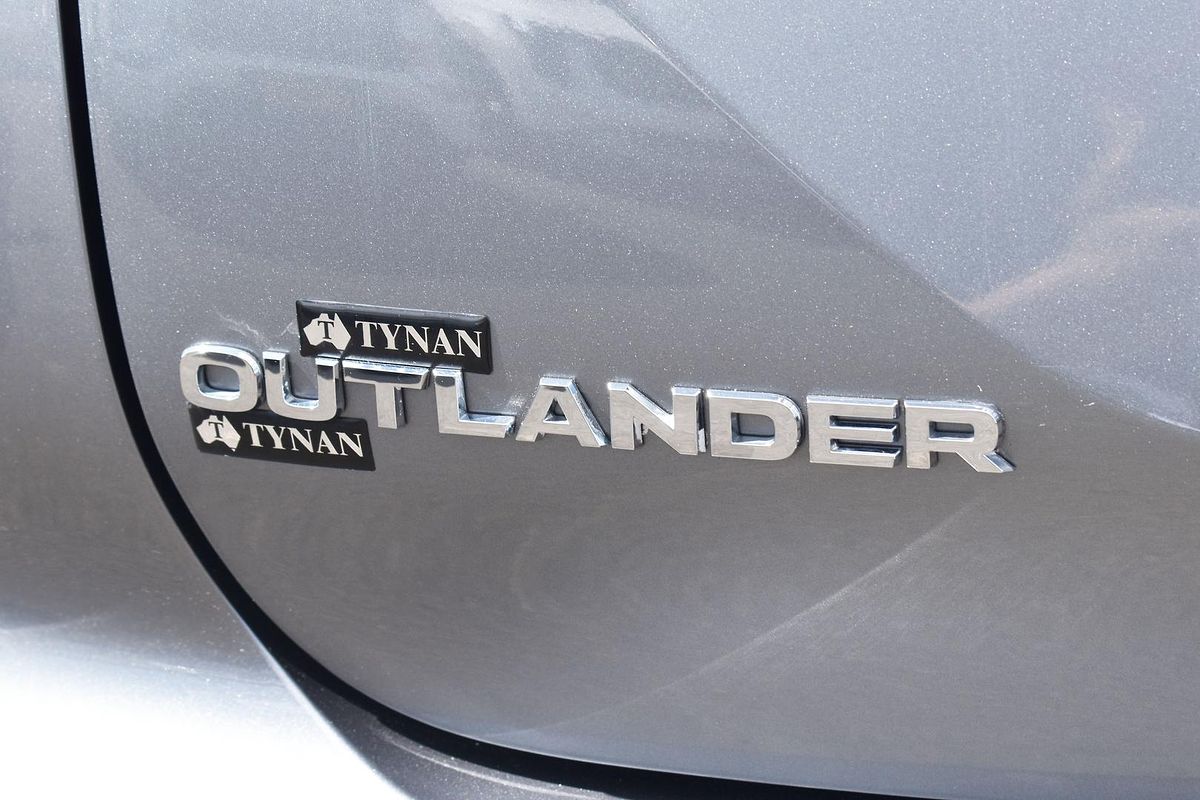 2022 Mitsubishi Outlander ES ZM
