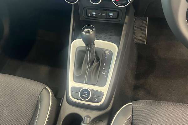 2025 Hyundai Venue Active QX.V5