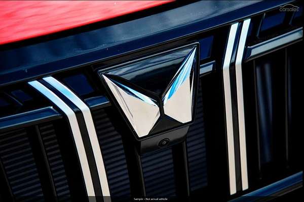 2025 Mahindra XUV700 AX7L