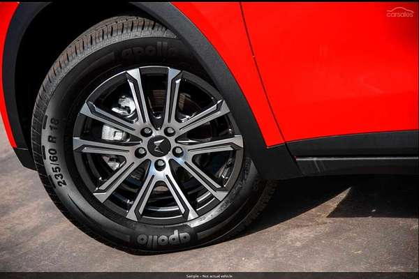 2025 Mahindra XUV700 AX7L