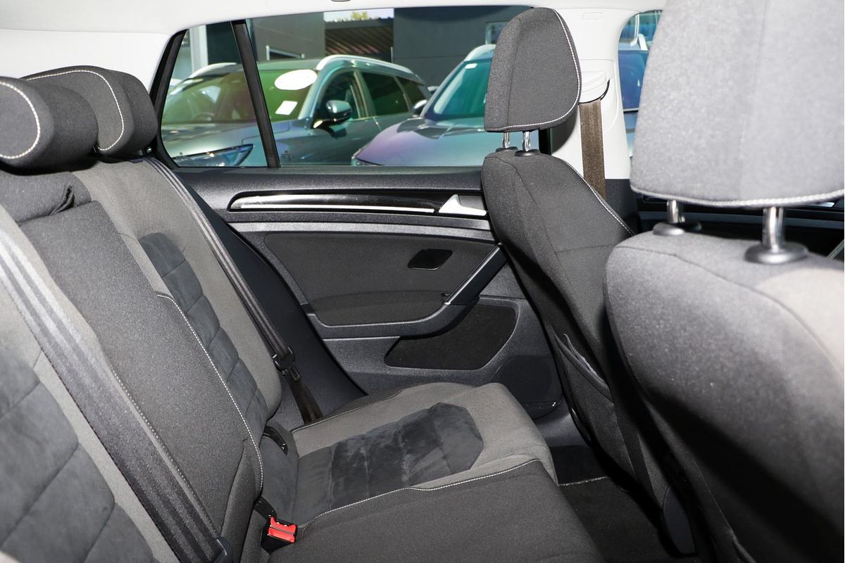 2014 Volkswagen Golf 103TSI Highline 7