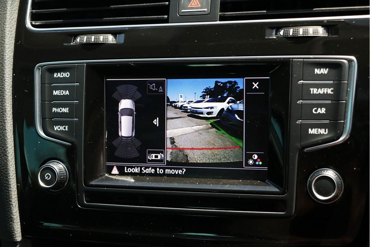 2014 Volkswagen Golf 103TSI Highline 7