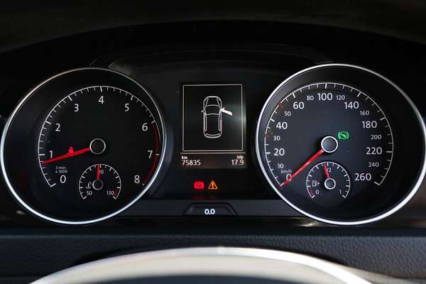 2014 Volkswagen Golf 103TSI Highline 7