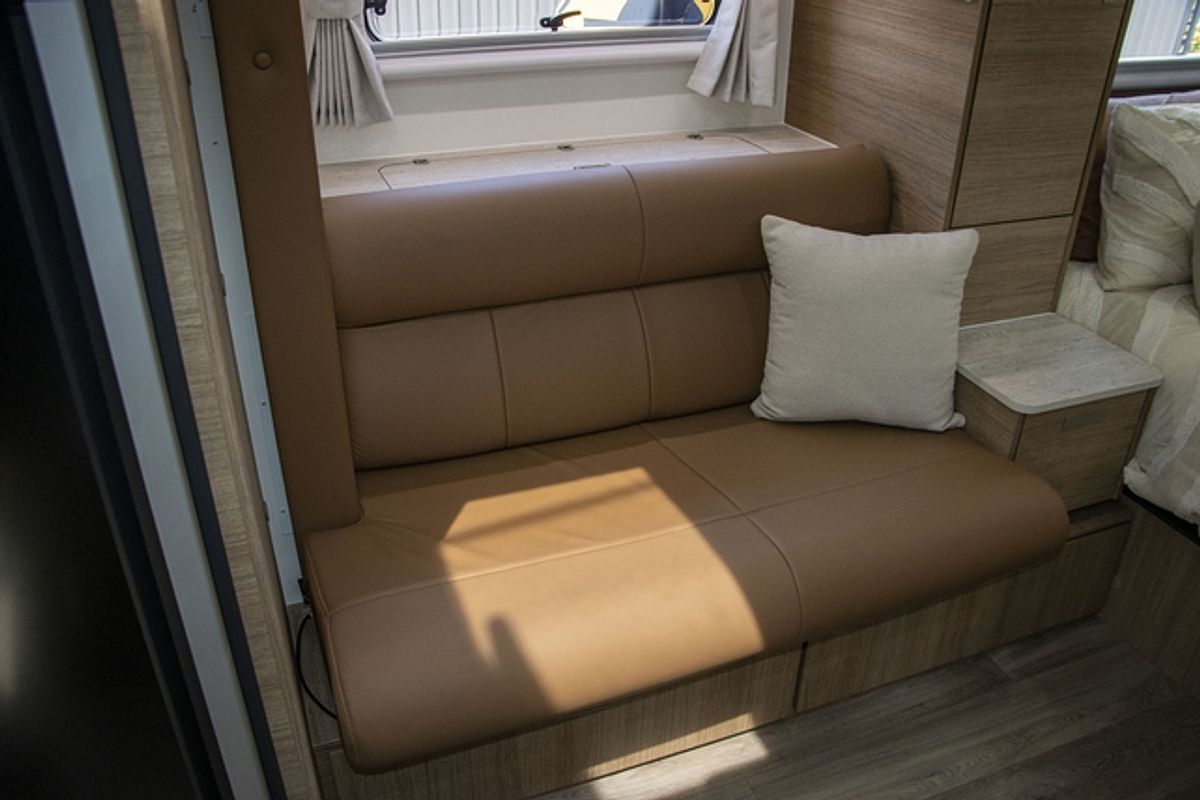2025 Jayco SILVERLINE CARAVAN 21.65-4.OB.SL-MY25