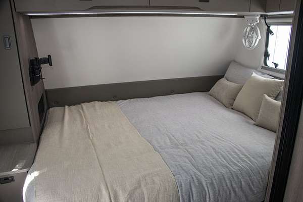 2025 Jayco BASE STATION CARAVAN 24.75-6.BS-MY25
